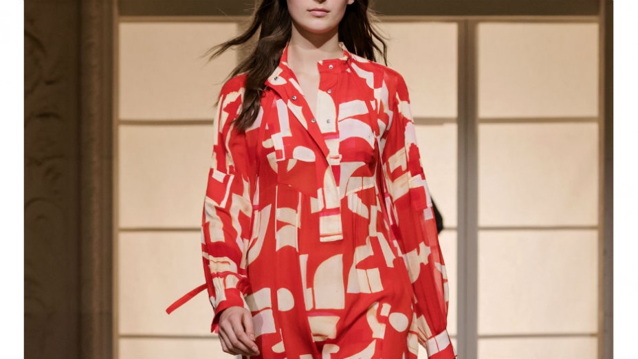 Tikar Tatami dan Minimalisme ala Jepang dalam Show H&M Studio SS2018 di Paris Fashion Week