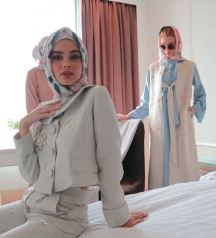 Check these Jackie O's Inspired Modest Collection from Majesté 
