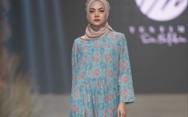 Abaya Bergaya Klasik dan Elegan dari Testimo by Sari Batubara