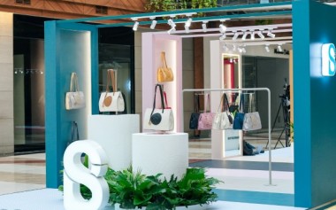 Buttonscarves Luncurkan Koleksi Ikonis Aaliya Tote Bag dengan Instalasi di 3 Kota